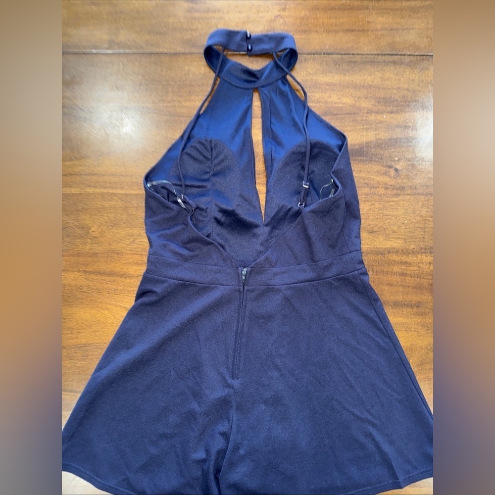 Charlotte Russe Womens Navy Halter Romper 1 Piece Shorts Backless Slit Chest L - Picture 6 of 12